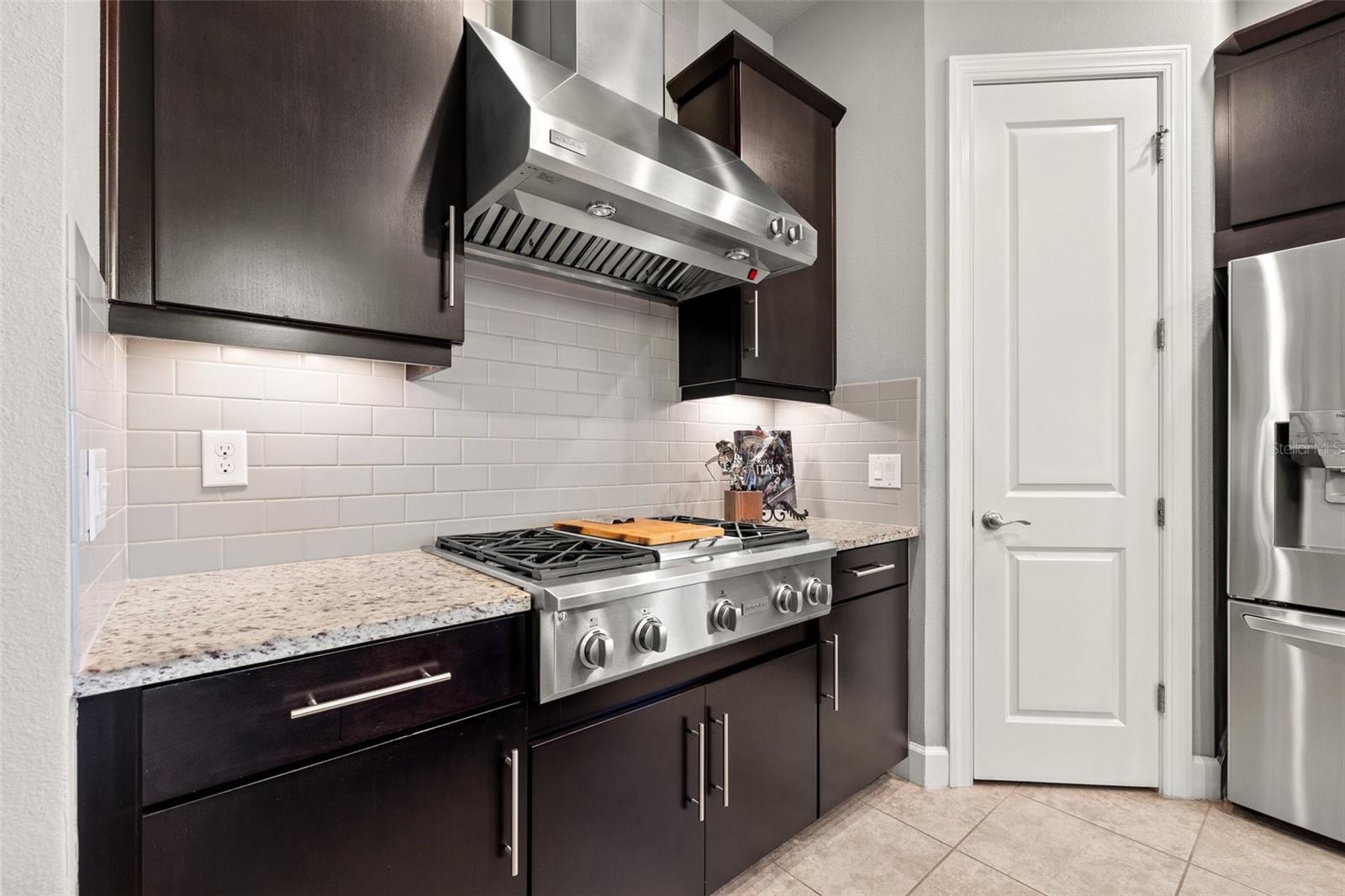 9708 HIGHLAND PARK PL