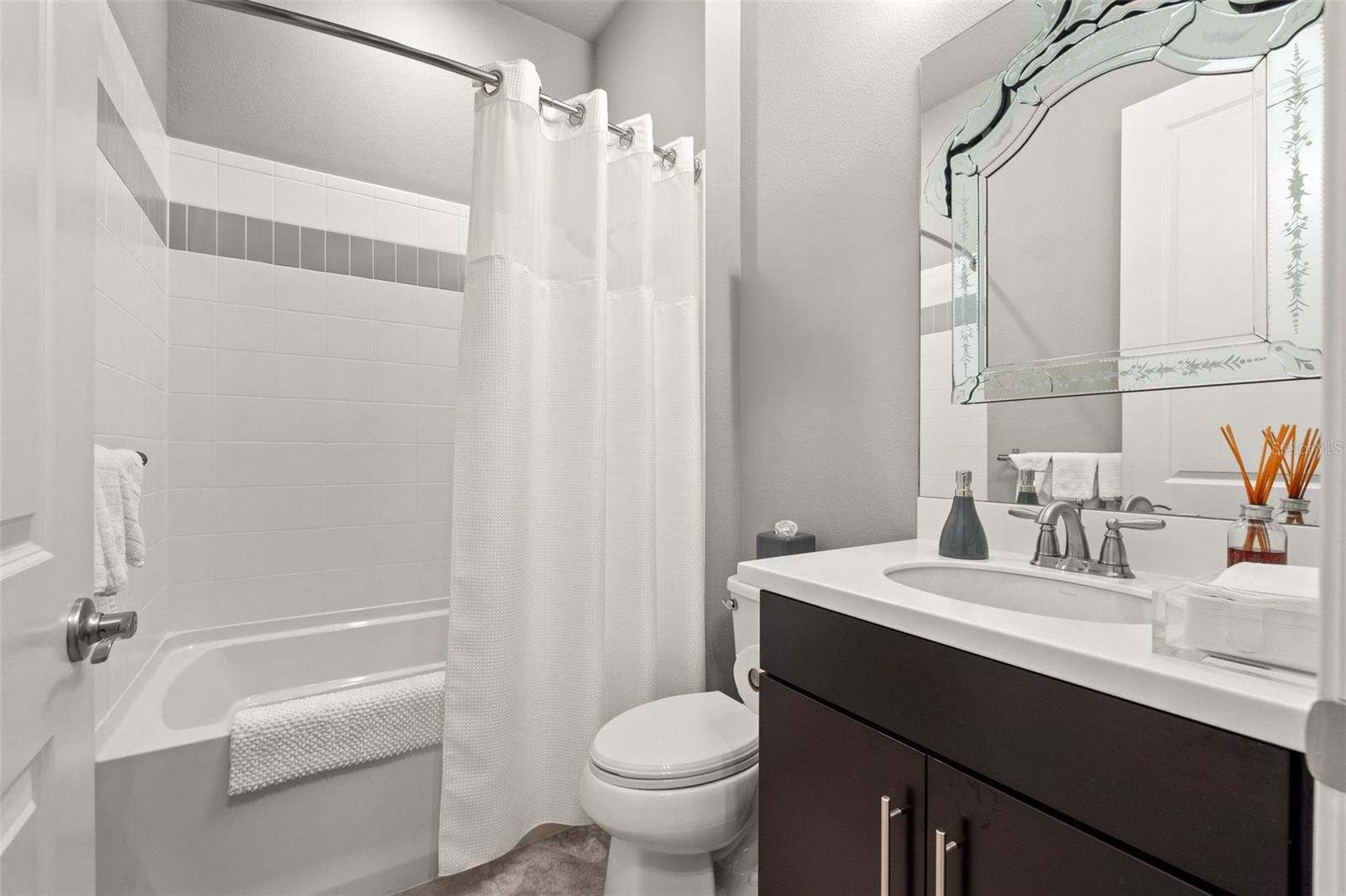 9708 HIGHLAND PARK PL