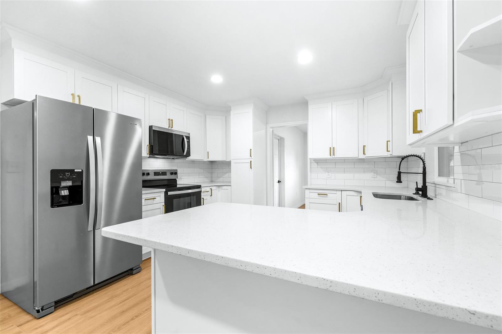 2201 20TH STREET CT W