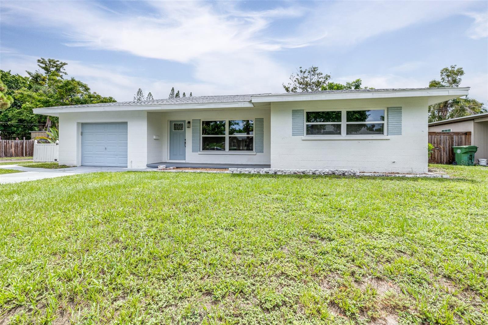 2201 20TH STREET CT W