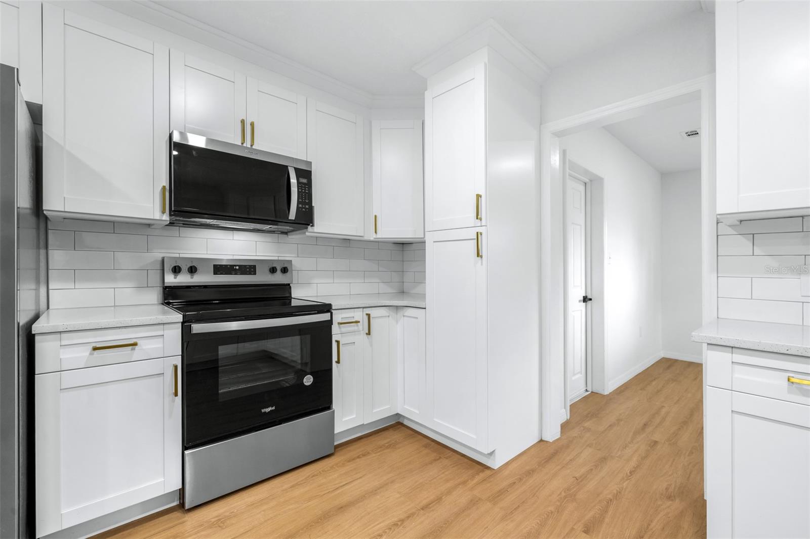 2201 20TH STREET CT W