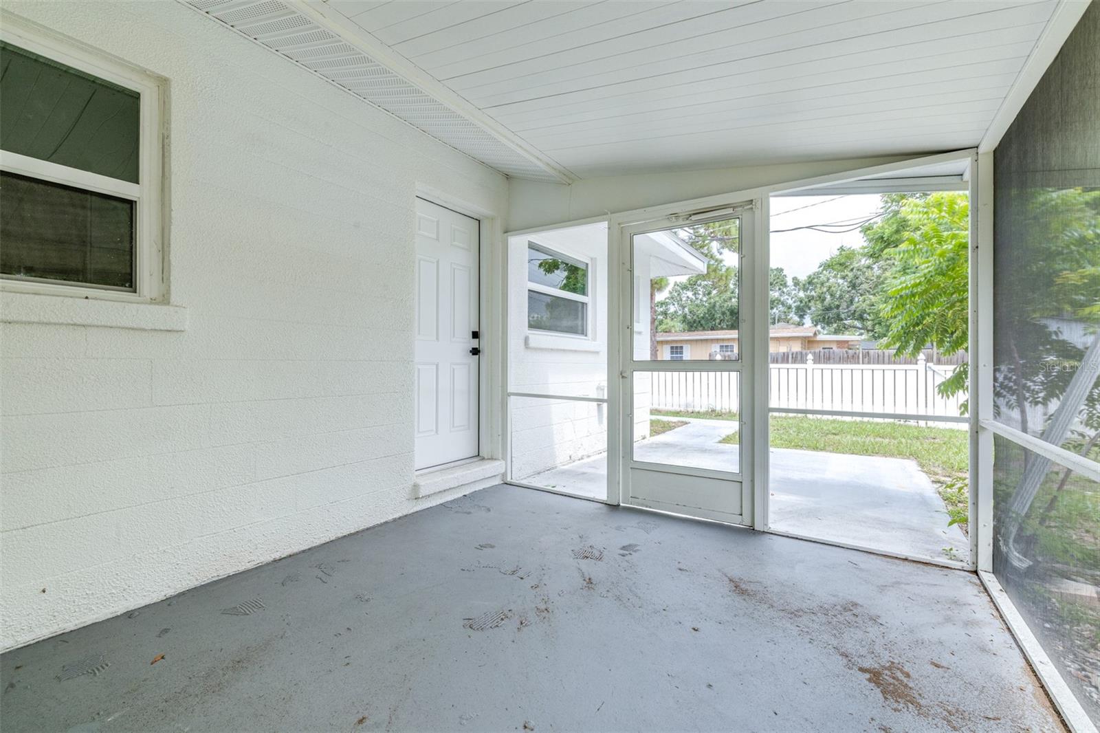 2201 20TH STREET CT W