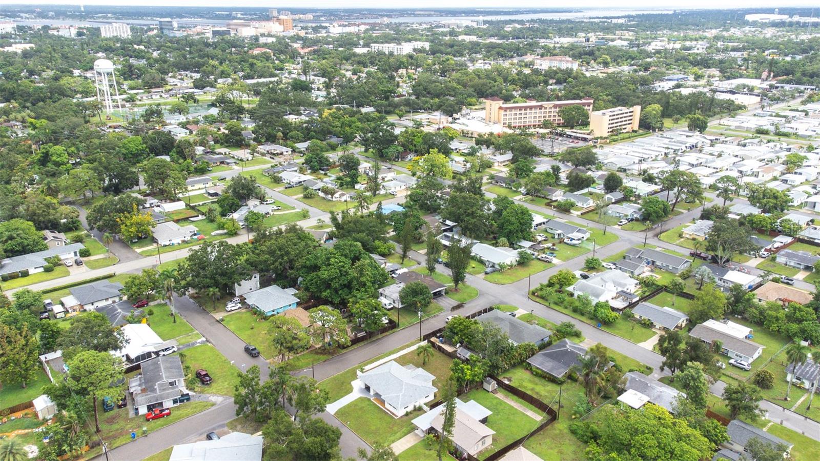 2201 20TH STREET CT W