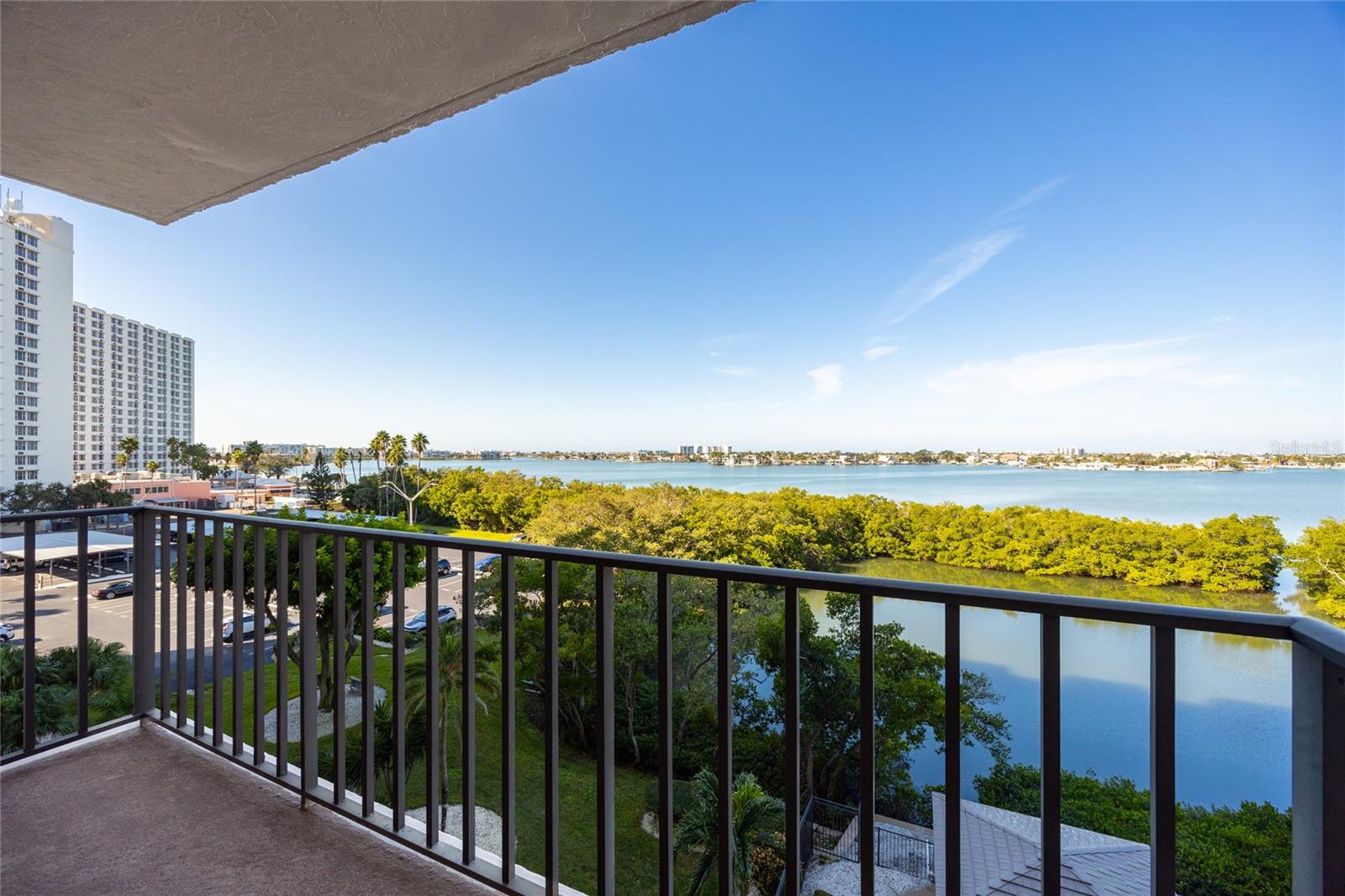 7050 SUNSET DR S #509