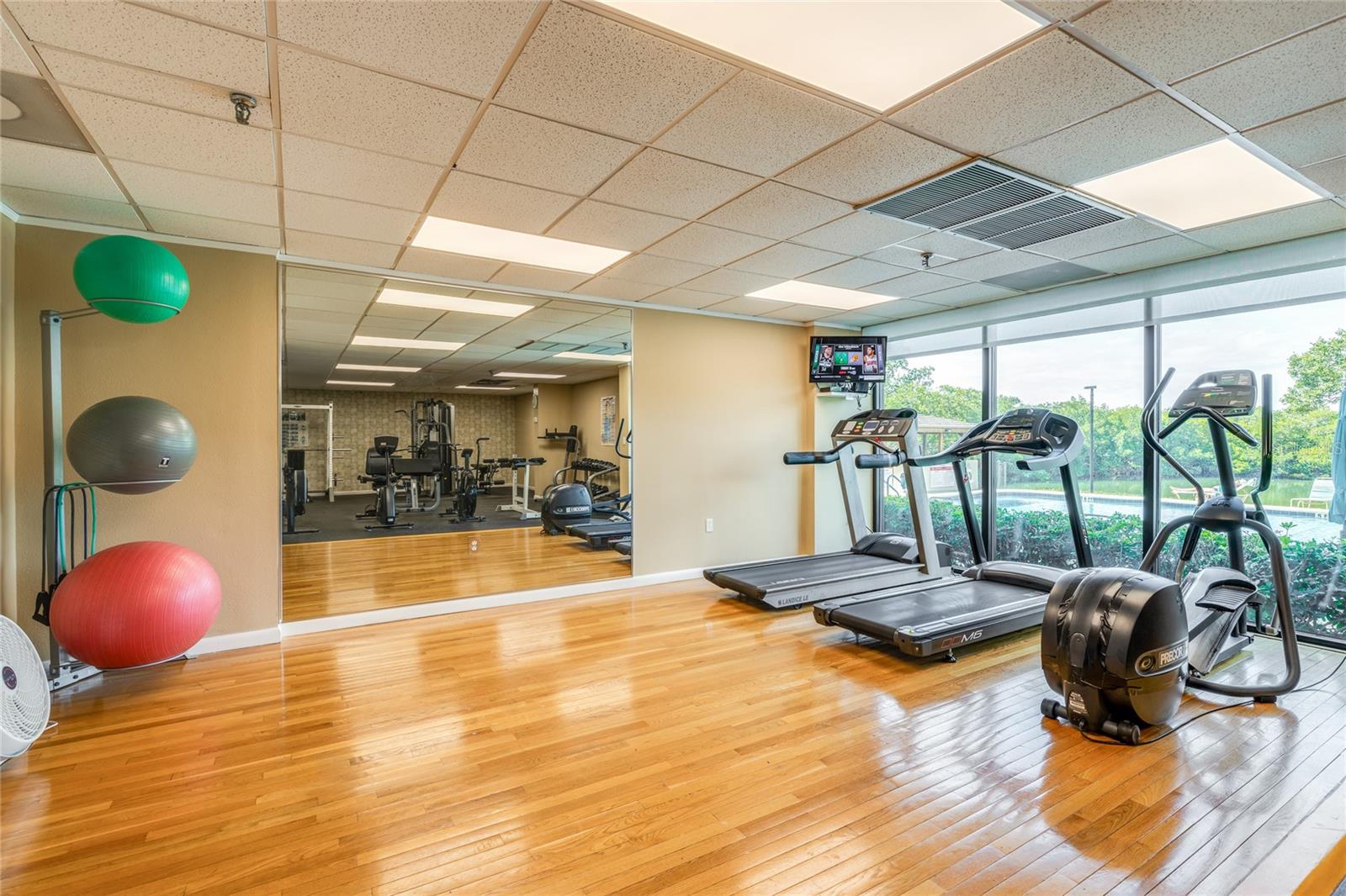 7050 SUNSET DR S #509