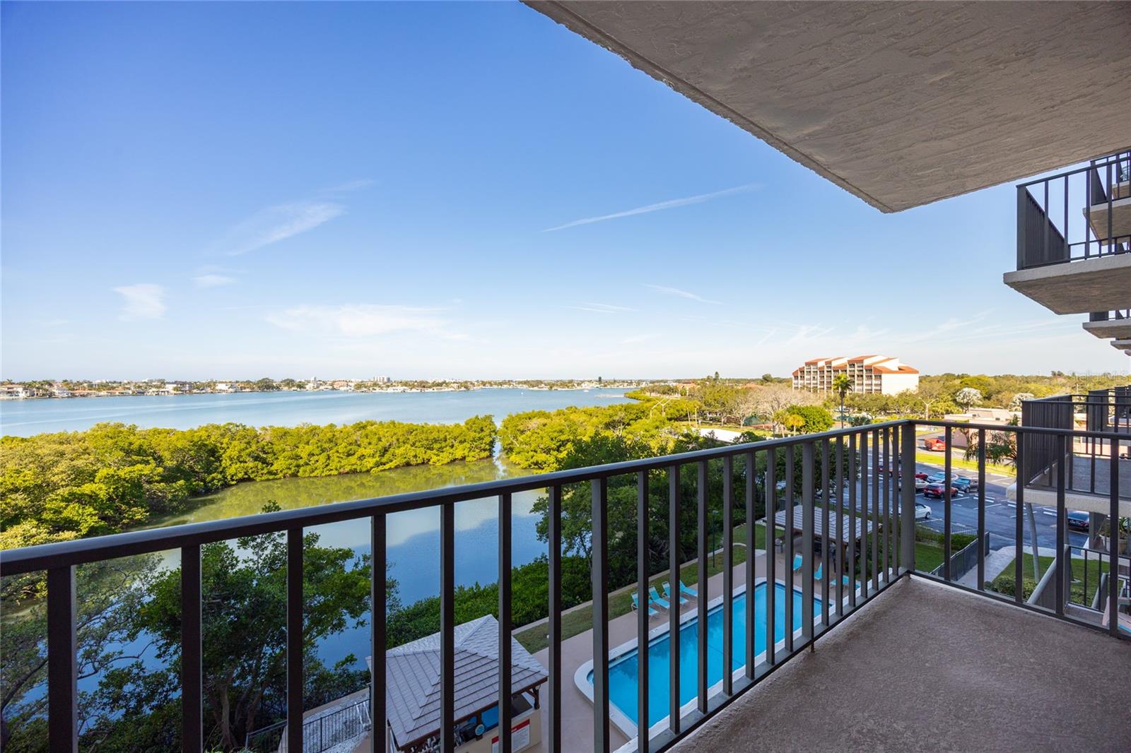 7050 SUNSET DR S #509