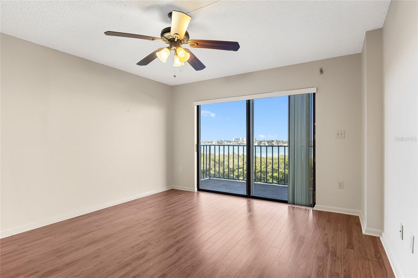 7050 SUNSET DR S #509