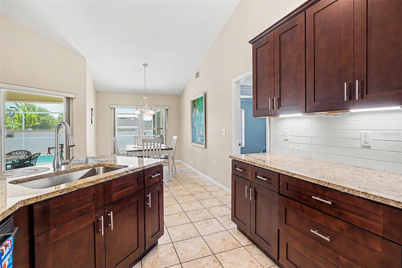 113 SHADDOCK DR