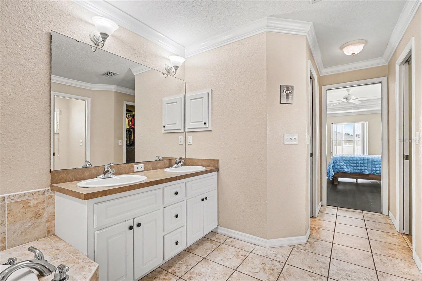 113 SHADDOCK DR