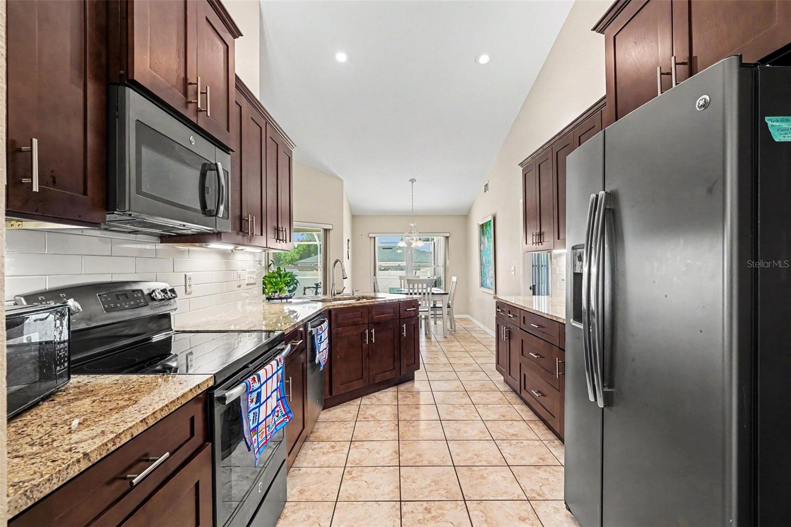 113 SHADDOCK DR