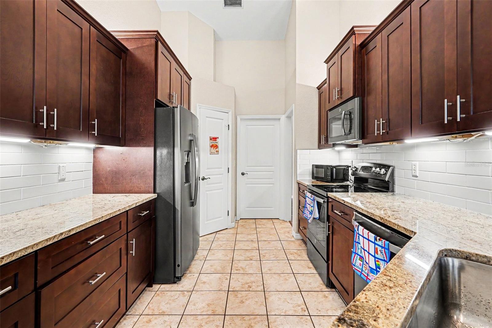 113 SHADDOCK DR