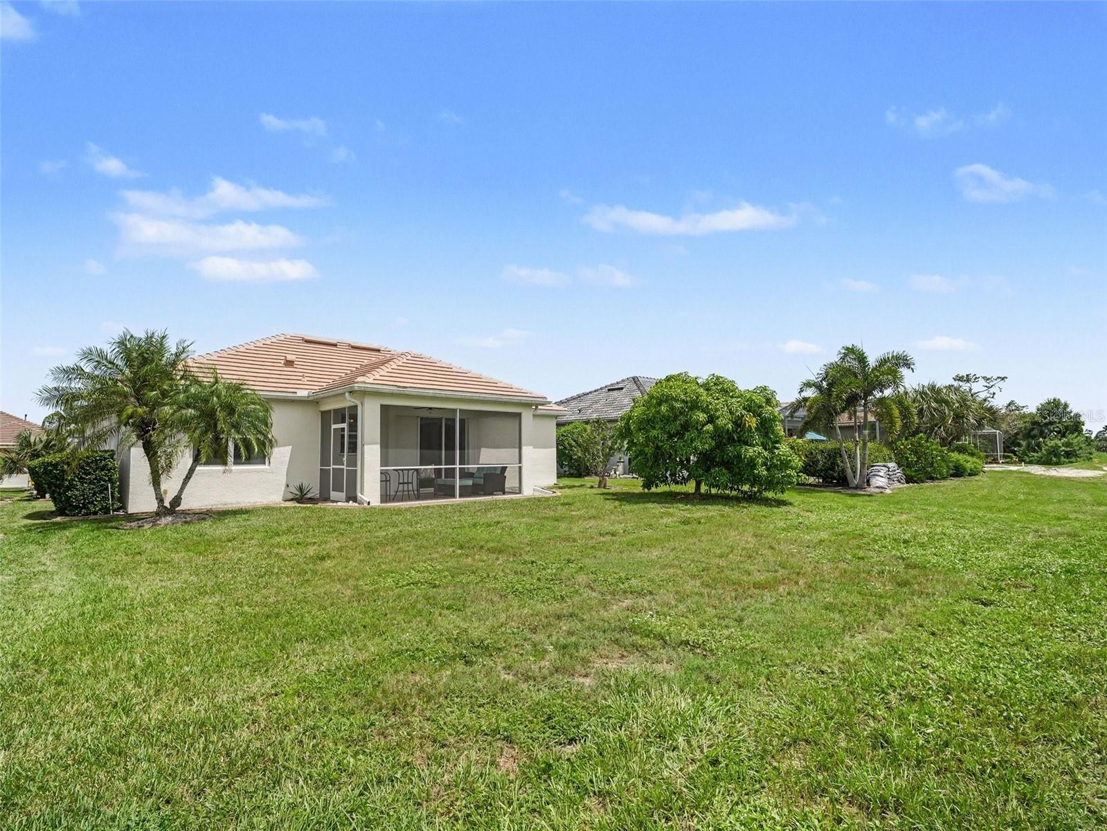 2885 ROYAL PALM DR