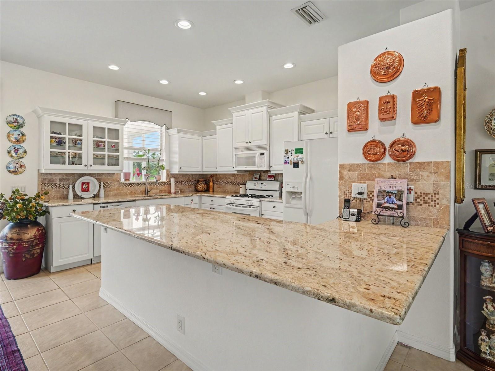 2885 ROYAL PALM DR