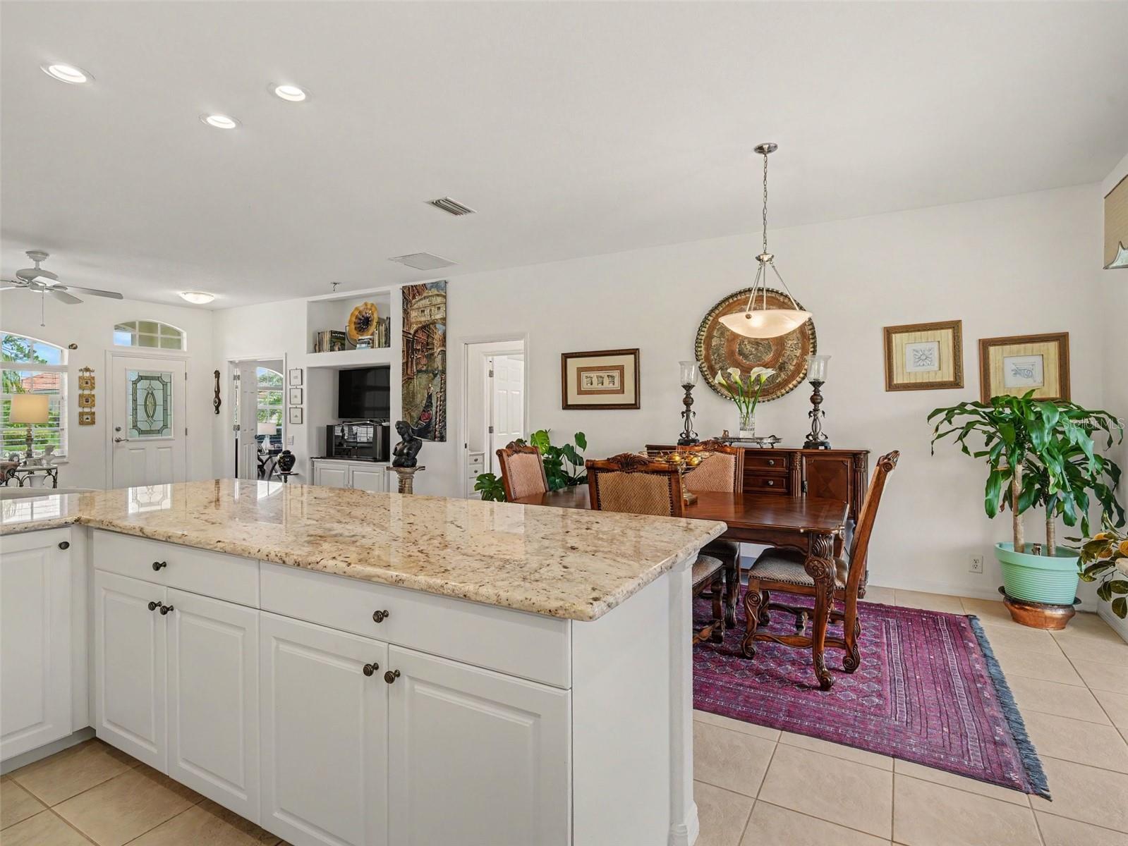 2885 ROYAL PALM DR