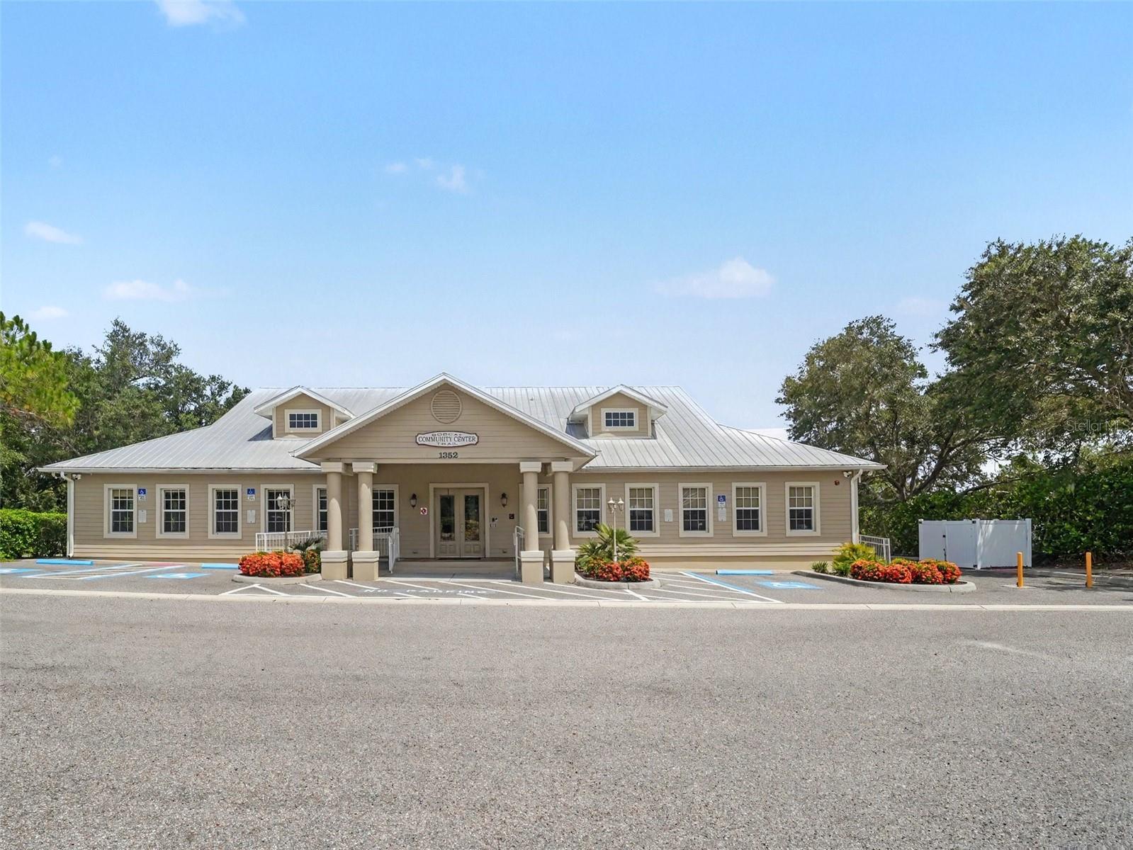 2885 ROYAL PALM DR