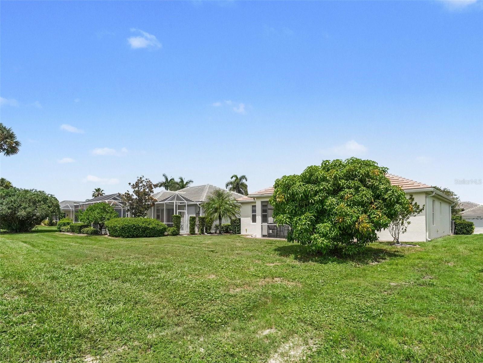 2885 ROYAL PALM DR