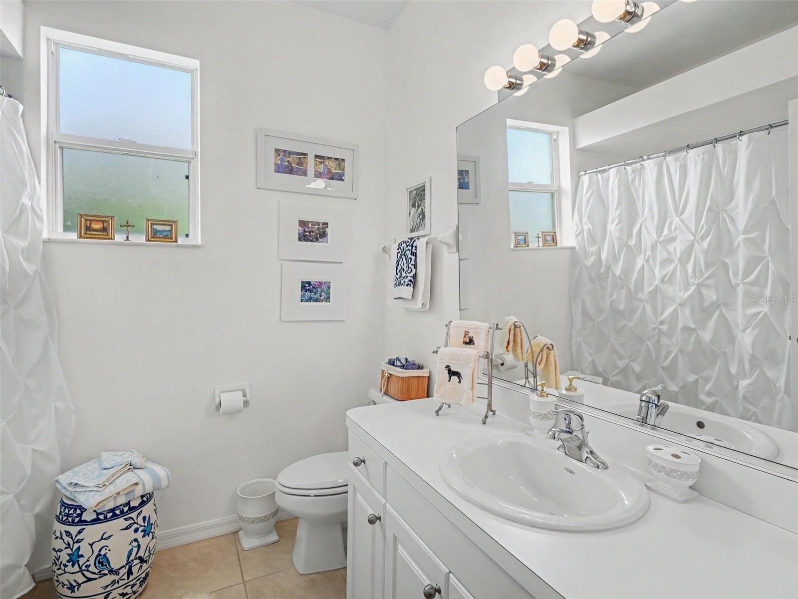 2885 ROYAL PALM DR