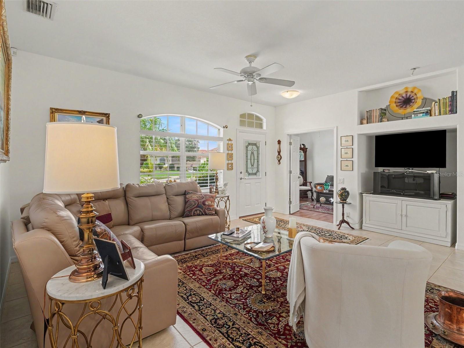 2885 ROYAL PALM DR