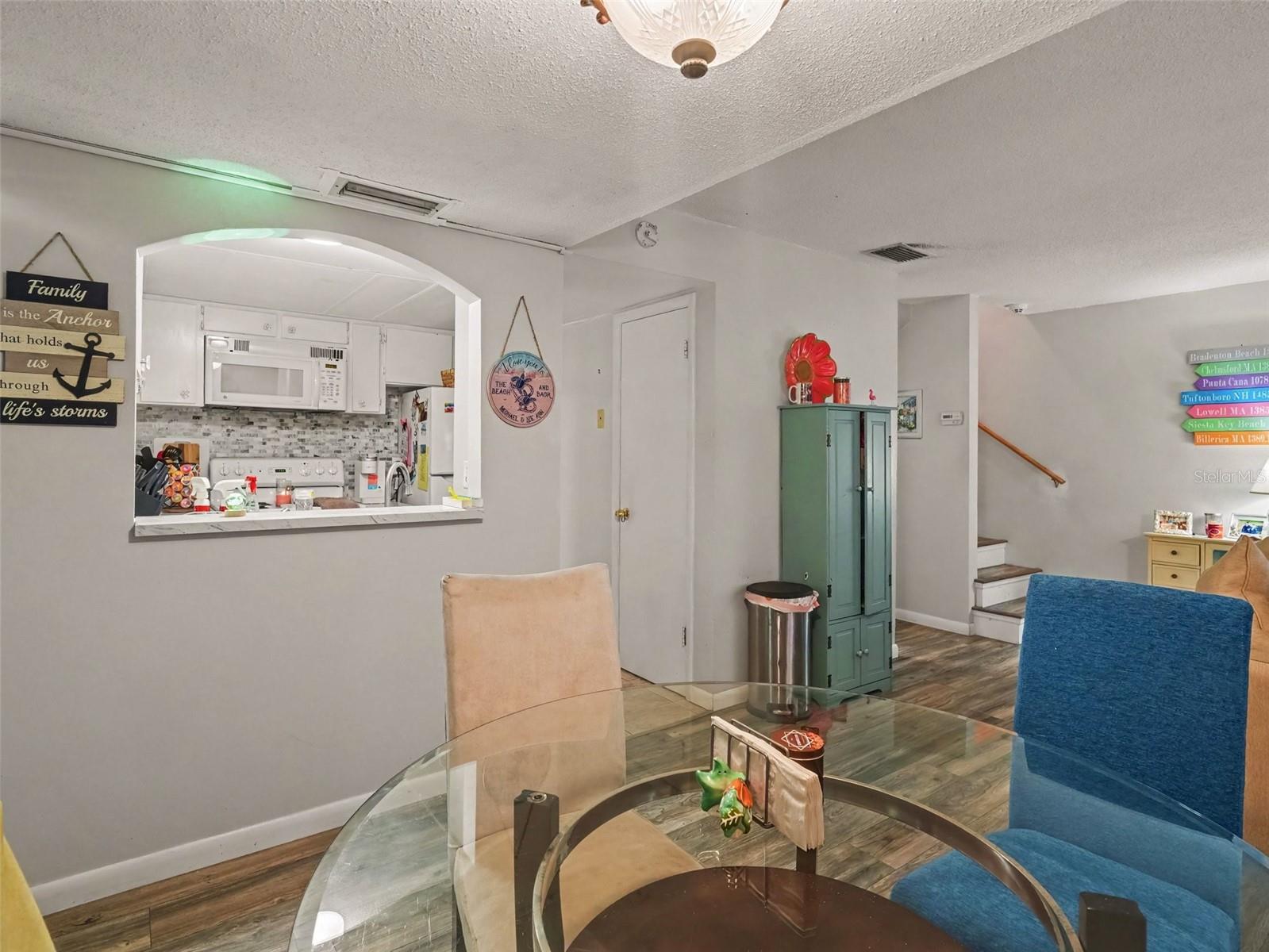 908 BYRON LN #6