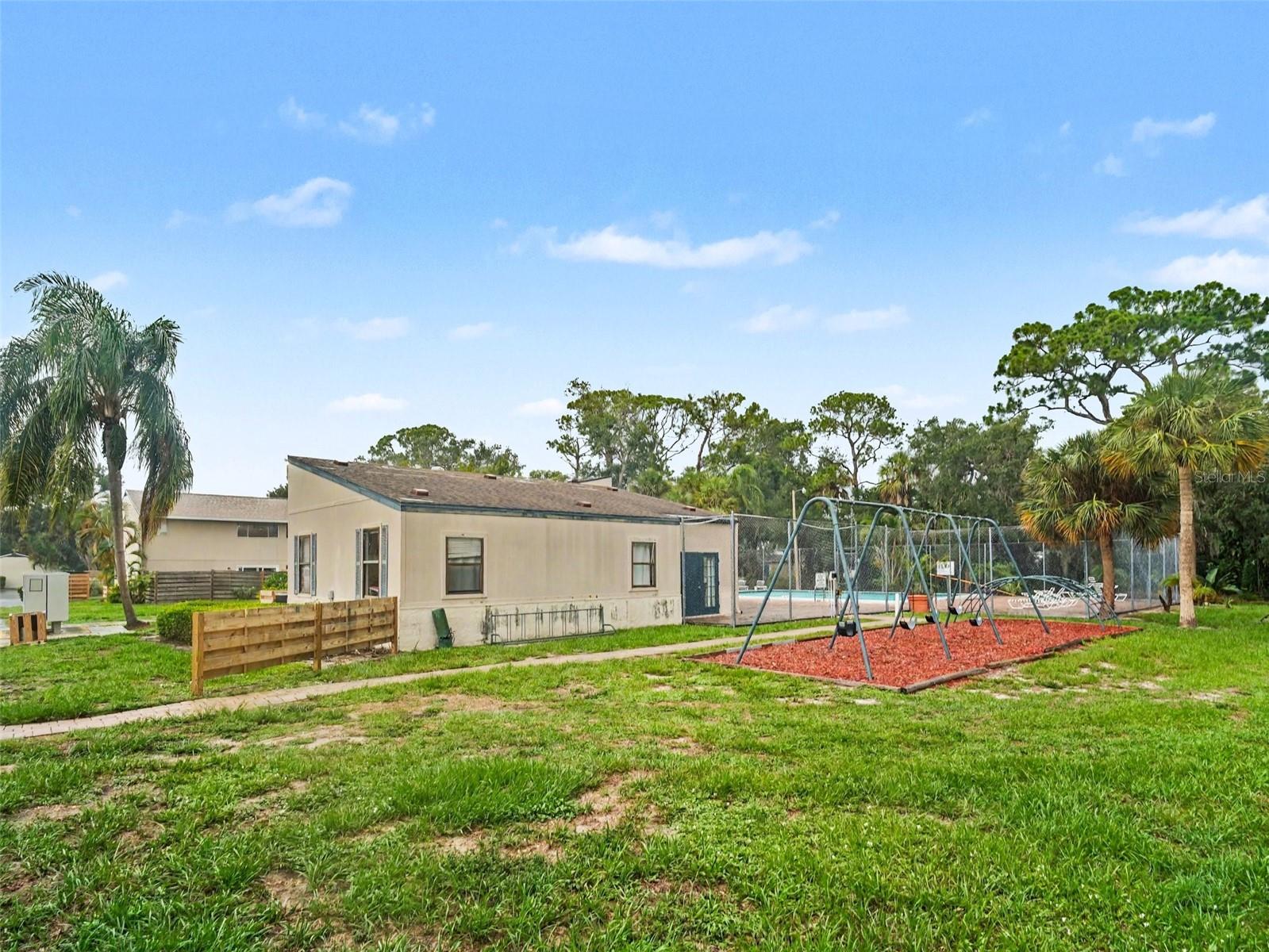 908 BYRON LN #6