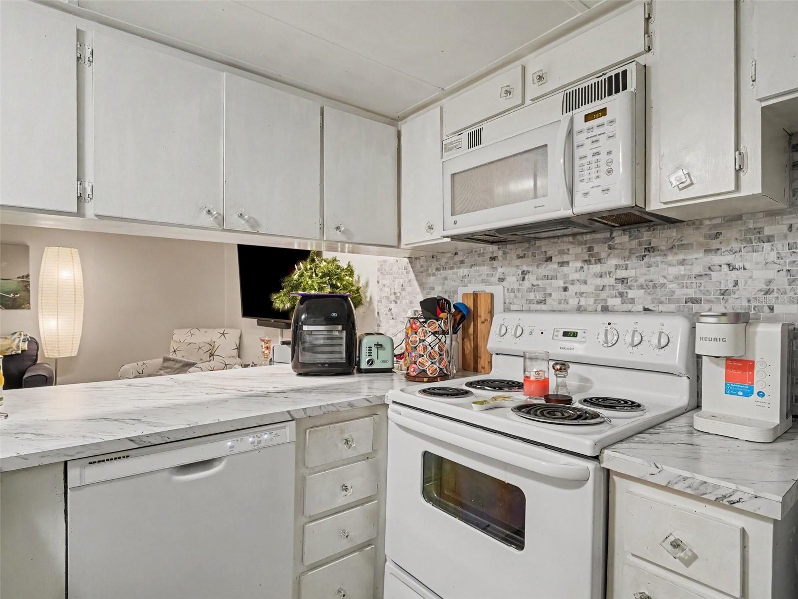 908 BYRON LN #6