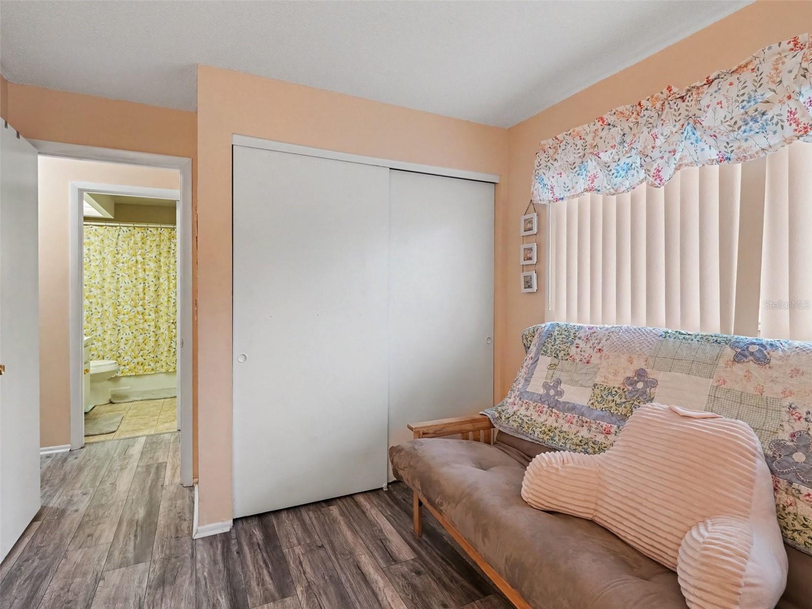 908 BYRON LN #6