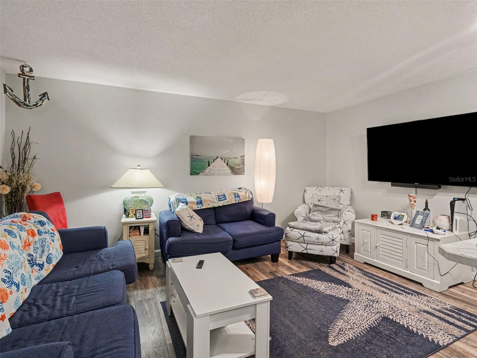 908 BYRON LN #6