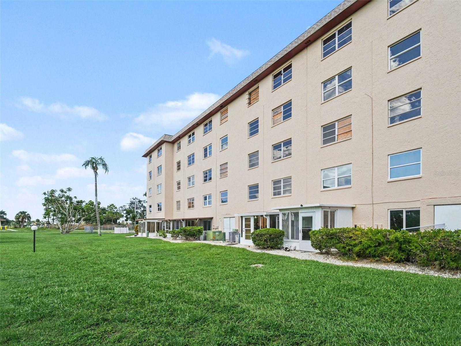4023 LAKE BAYSHORE DR #112