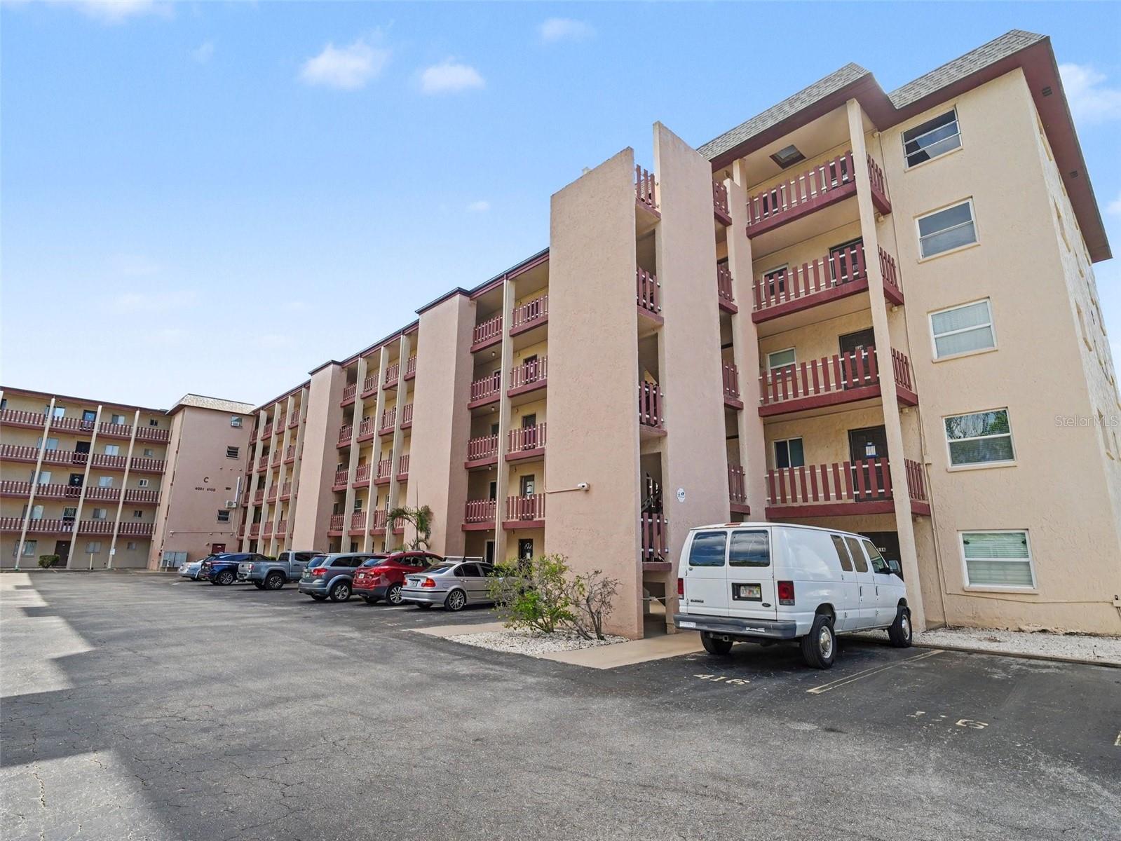 4023 LAKE BAYSHORE DR #112