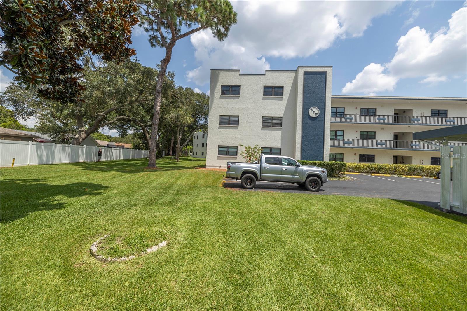 5990 TERRACE PARK DR N #111