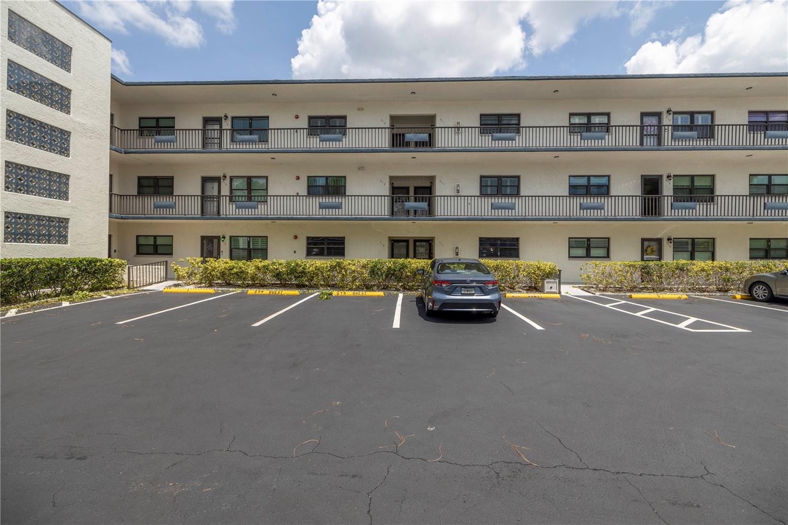 5990 TERRACE PARK DR N #111