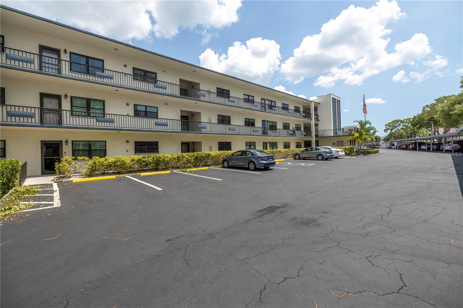 5990 TERRACE PARK DR N #111