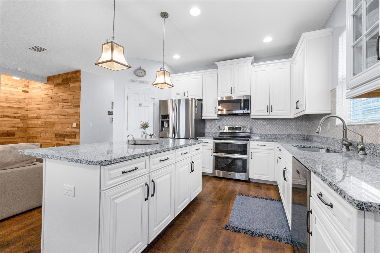 7719 108TH AVENUE CIR E