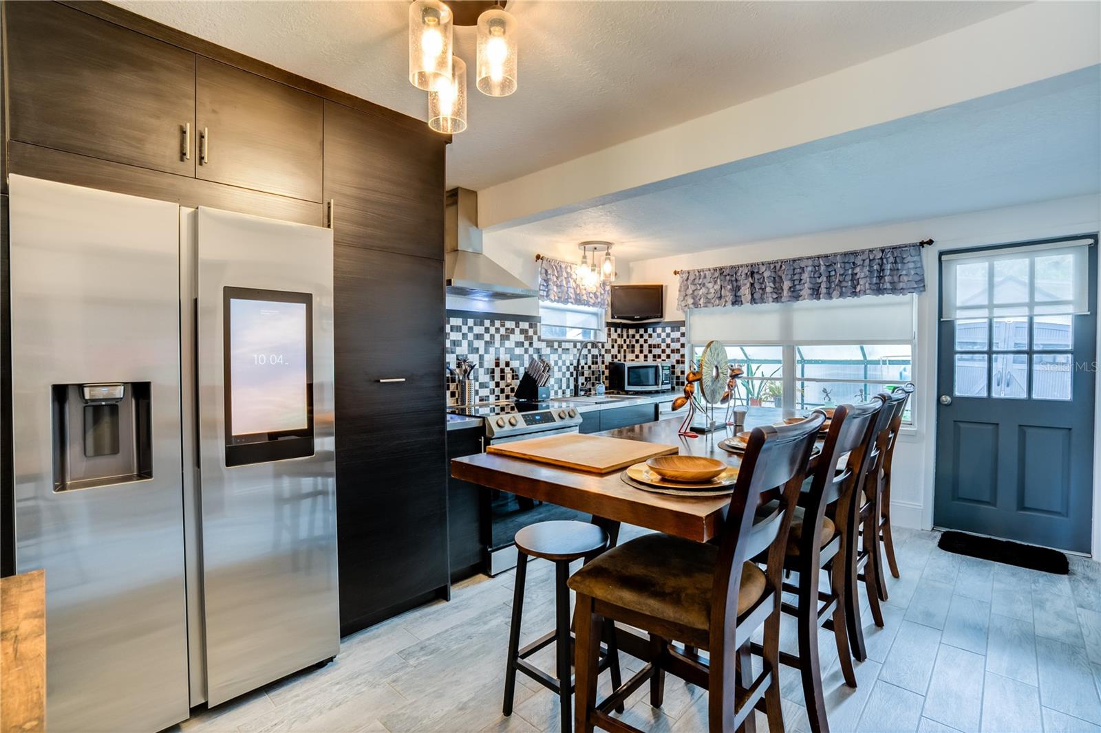 4071 SHORE ACRES BLVD NE