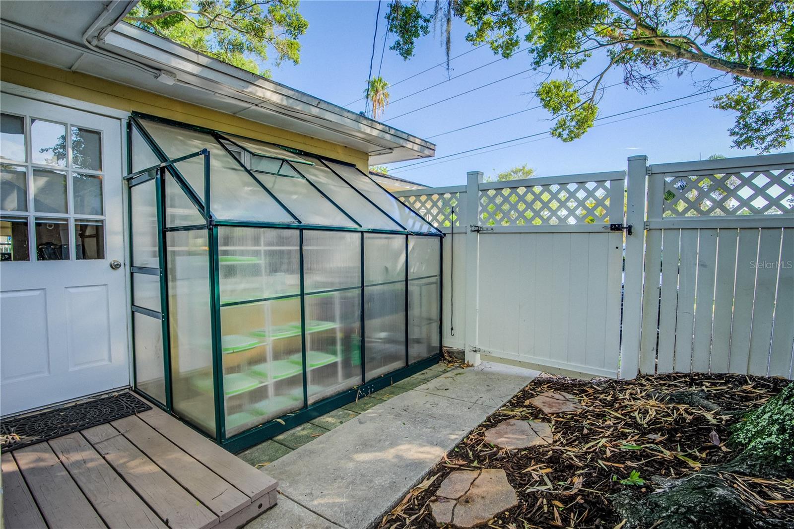 4071 SHORE ACRES BLVD NE