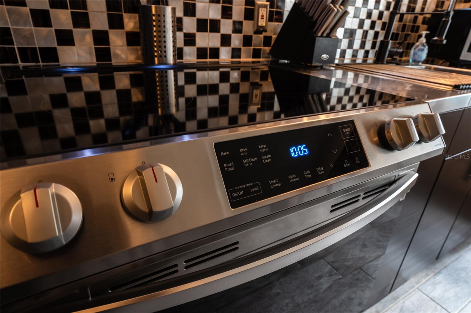 4071 SHORE ACRES BLVD NE