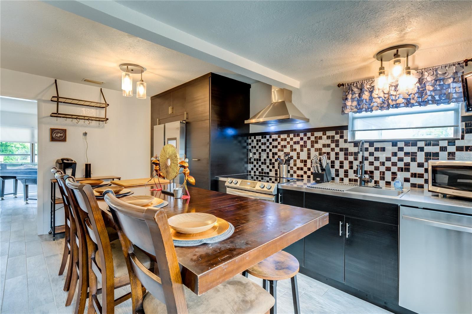 4071 SHORE ACRES BLVD NE