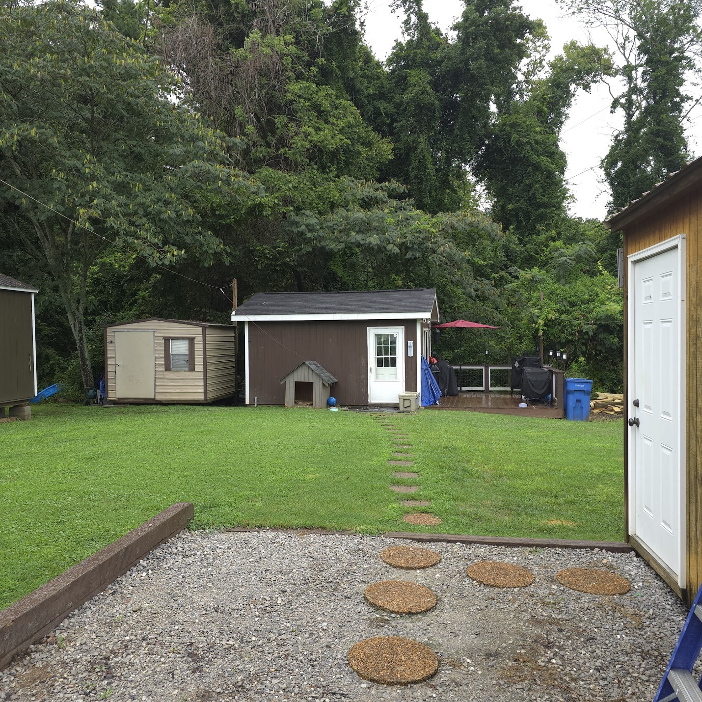 1165 Greens Rd