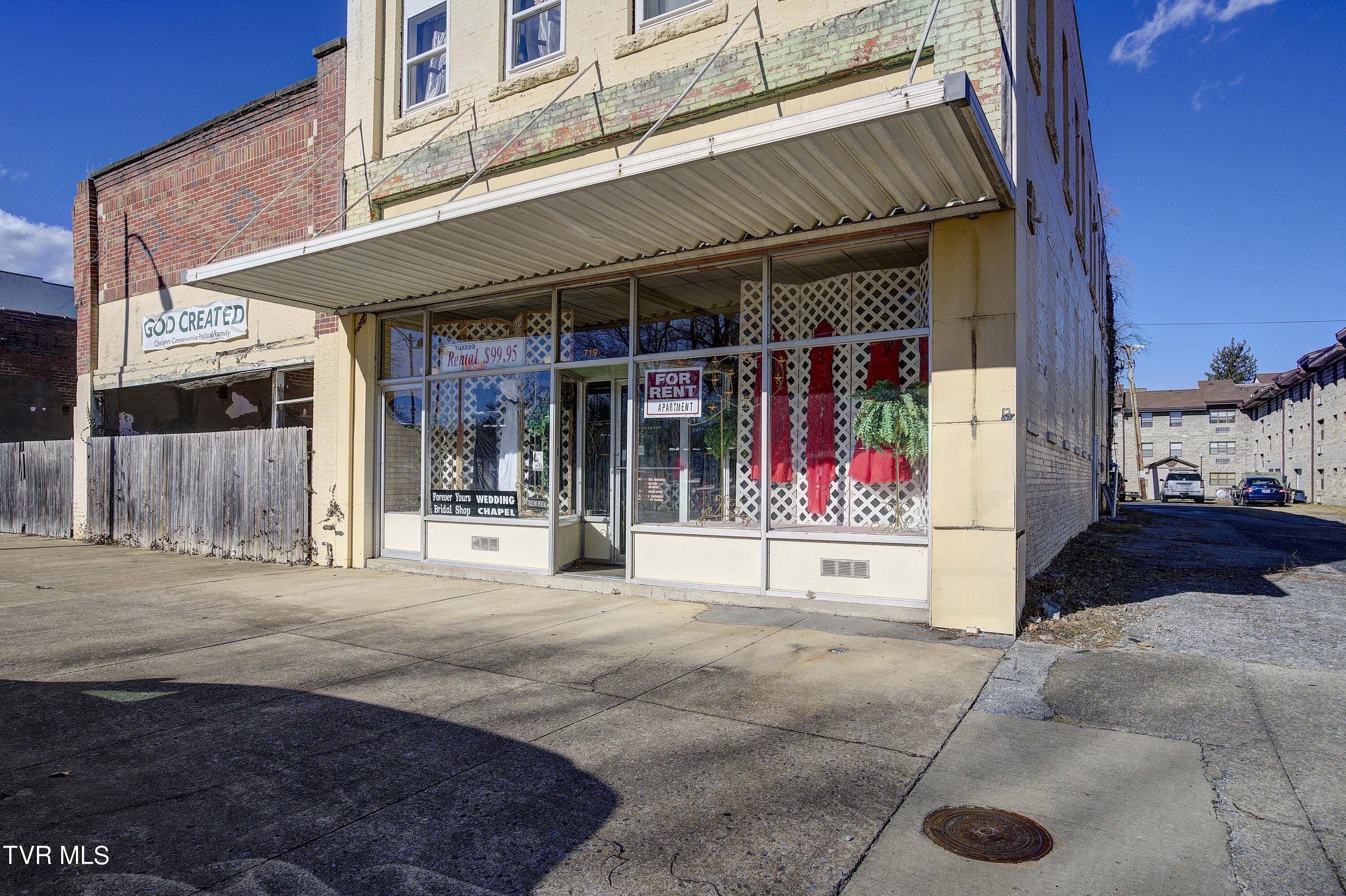 719 East Elk Avenue