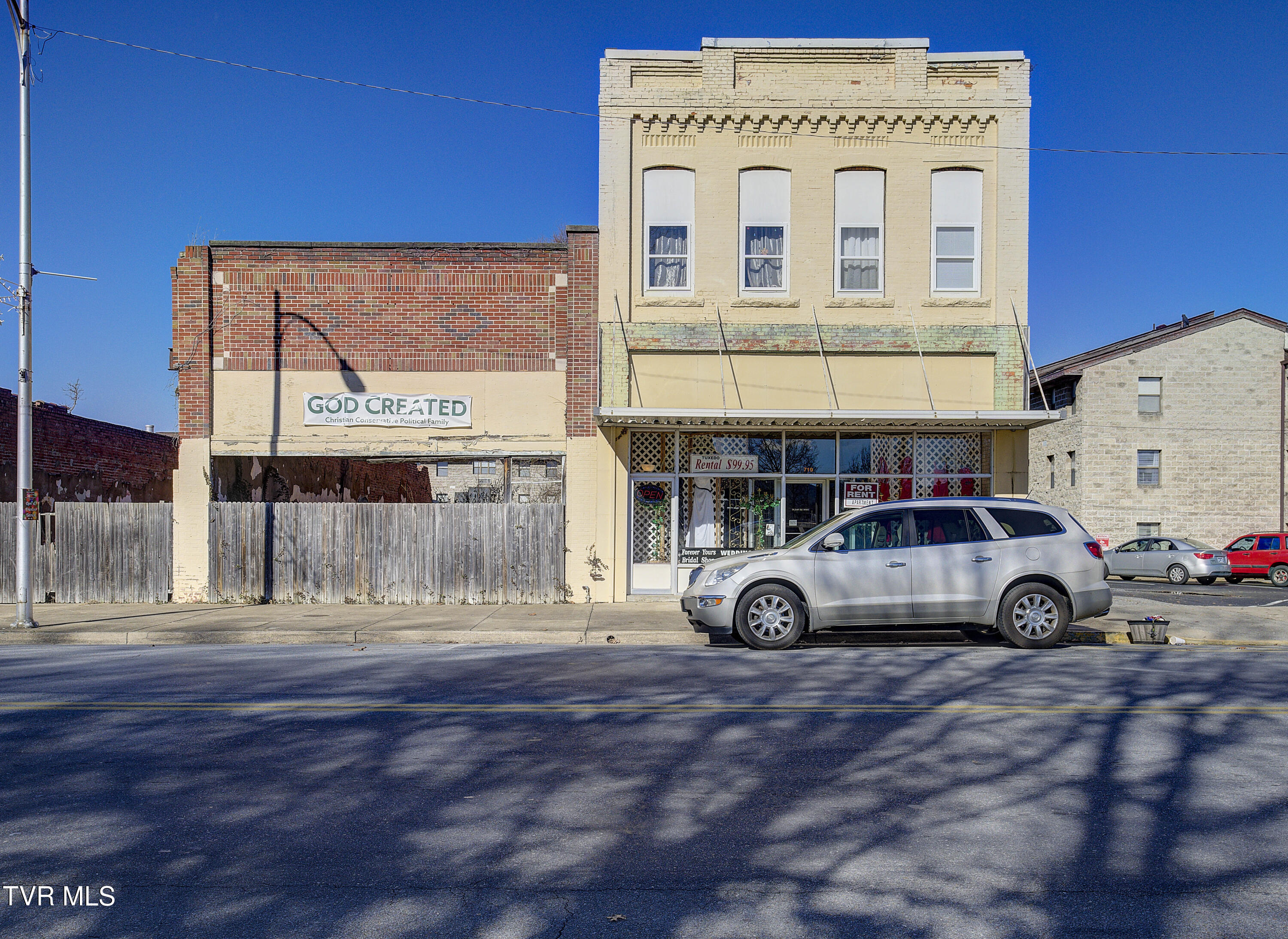 719 East Elk Avenue