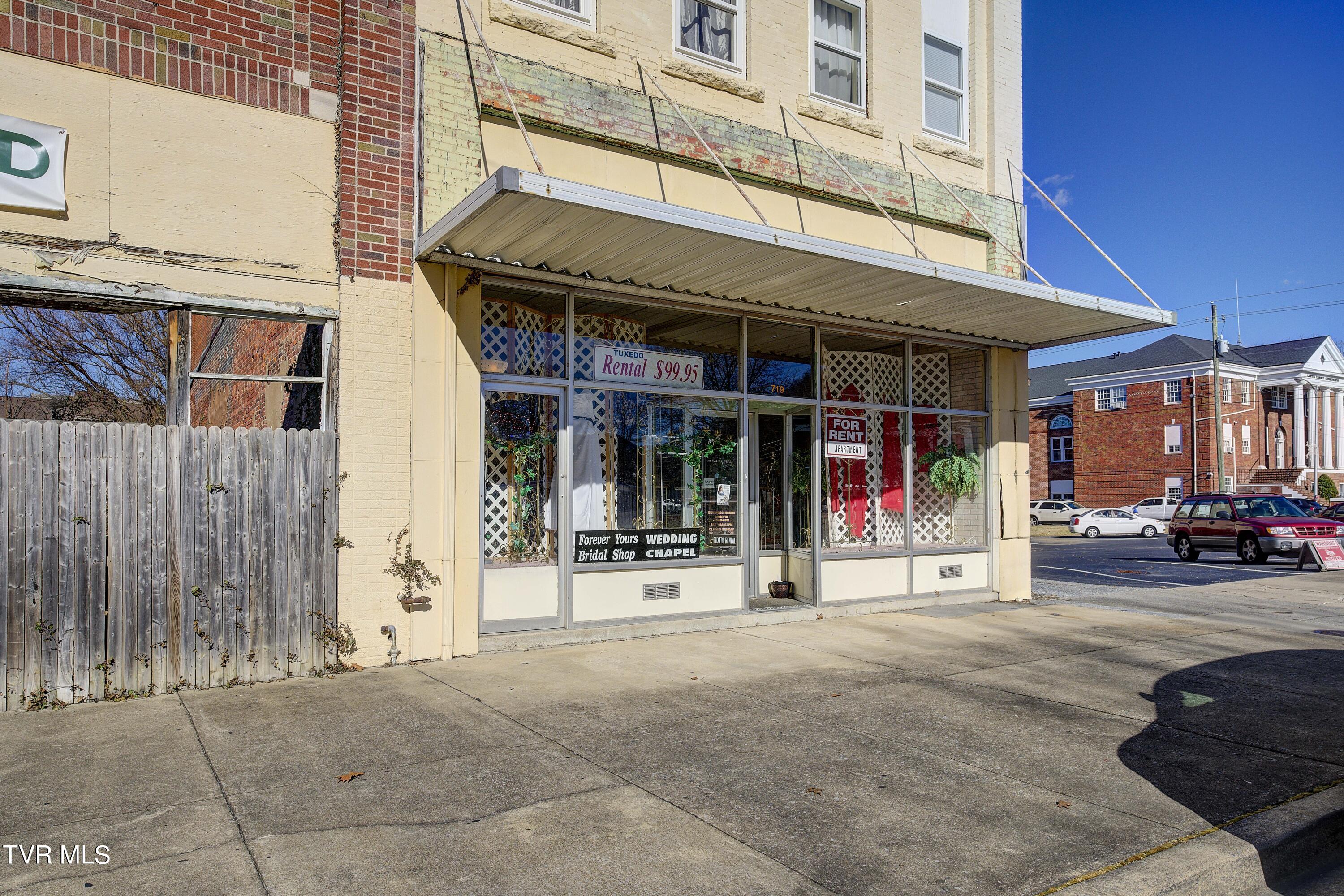719 East Elk Avenue