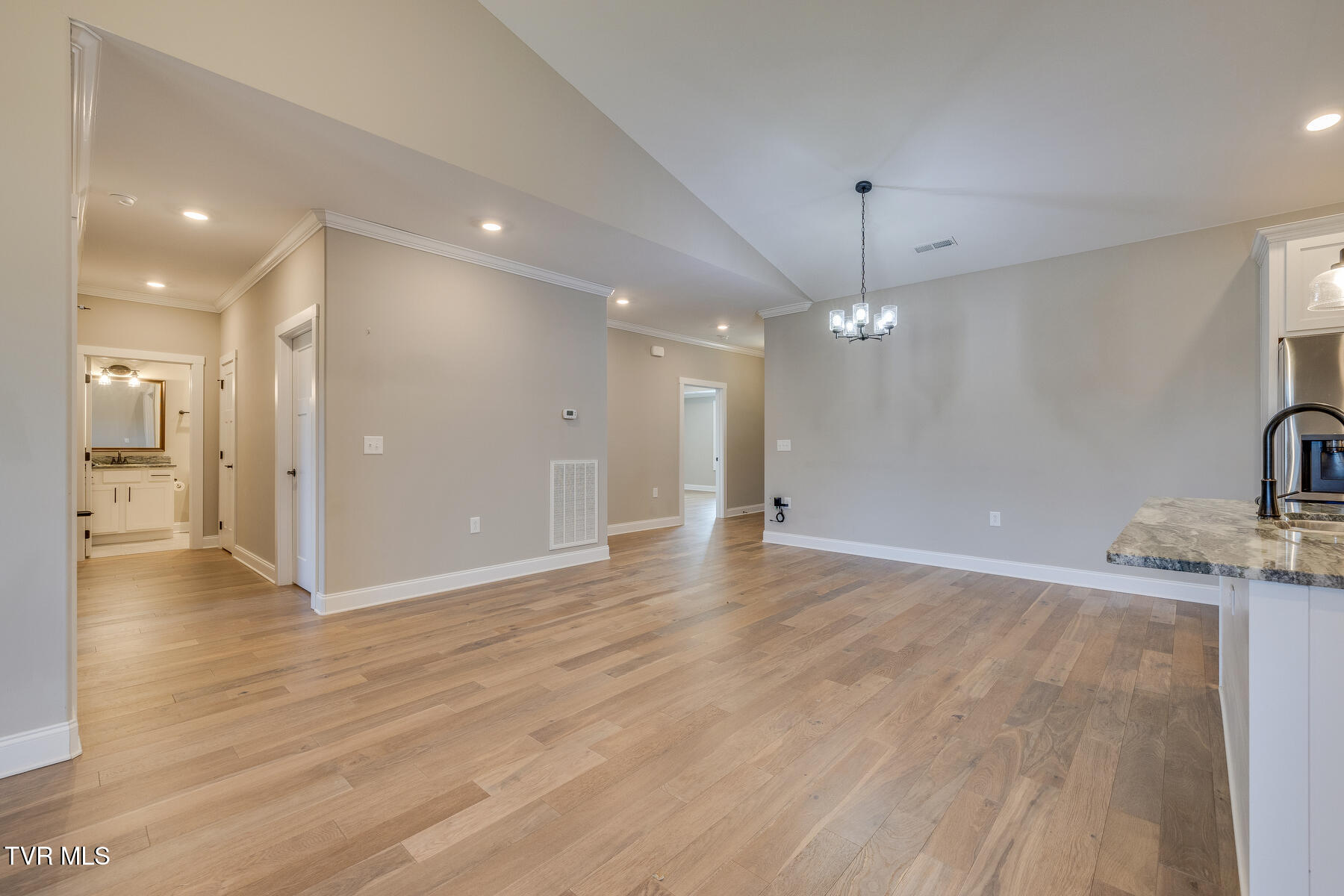 400 Harps Lane