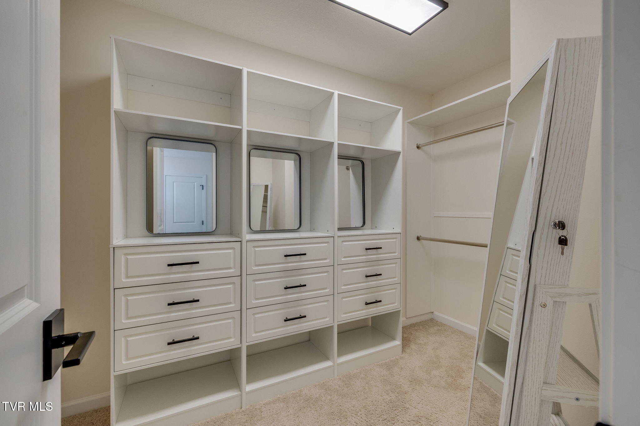 1081 Raccoon Lane