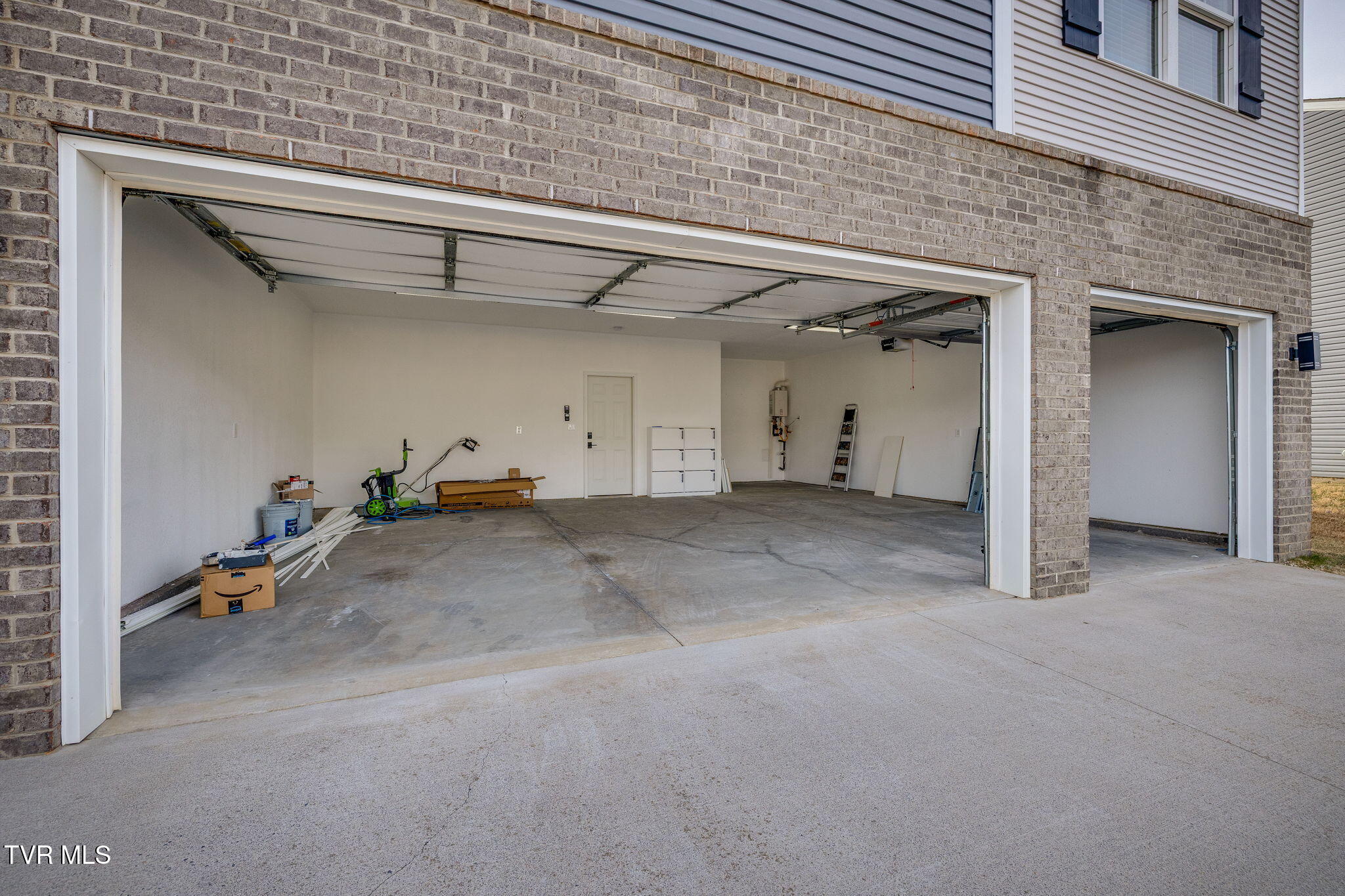 1081 Raccoon Lane