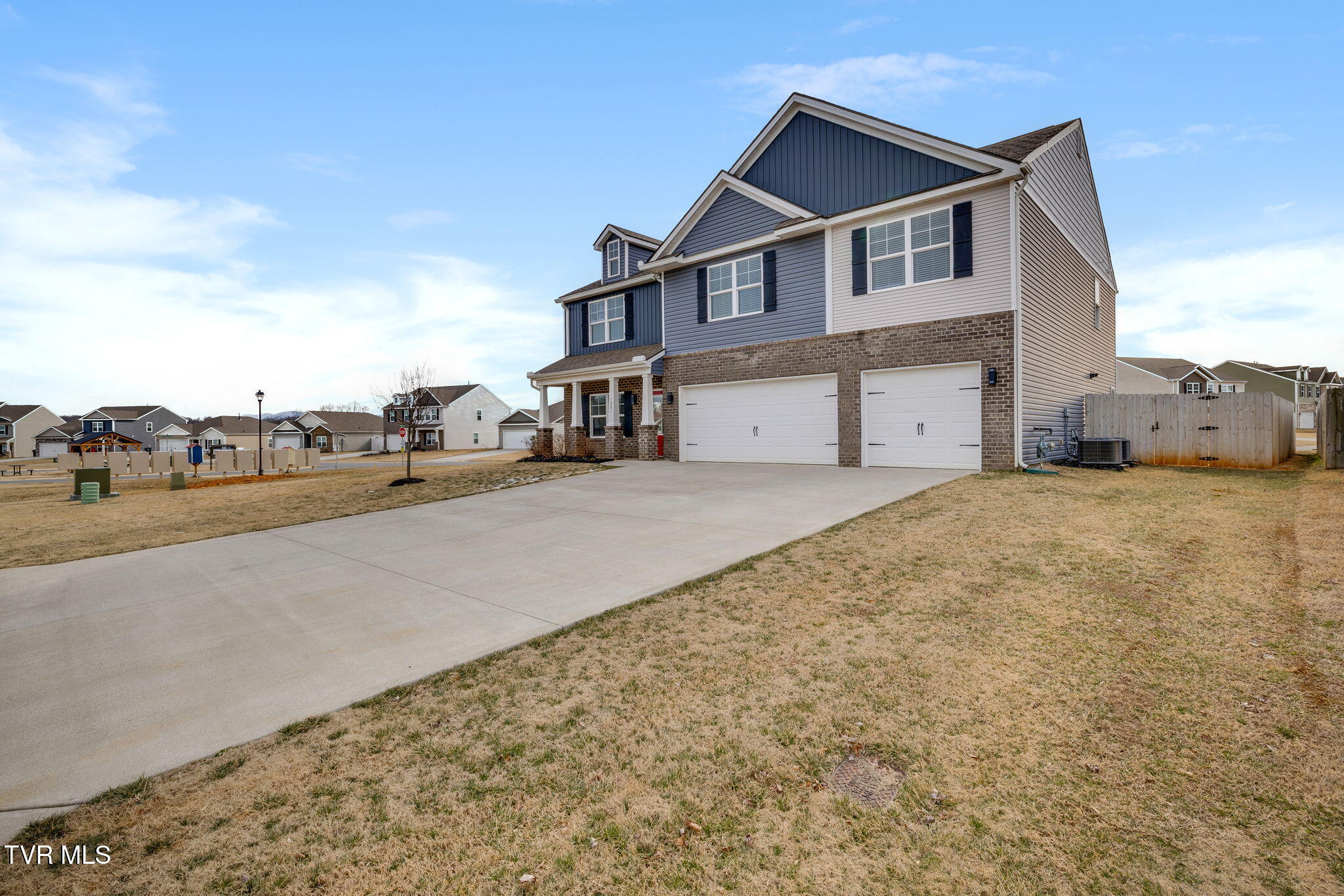 1081 Raccoon Lane