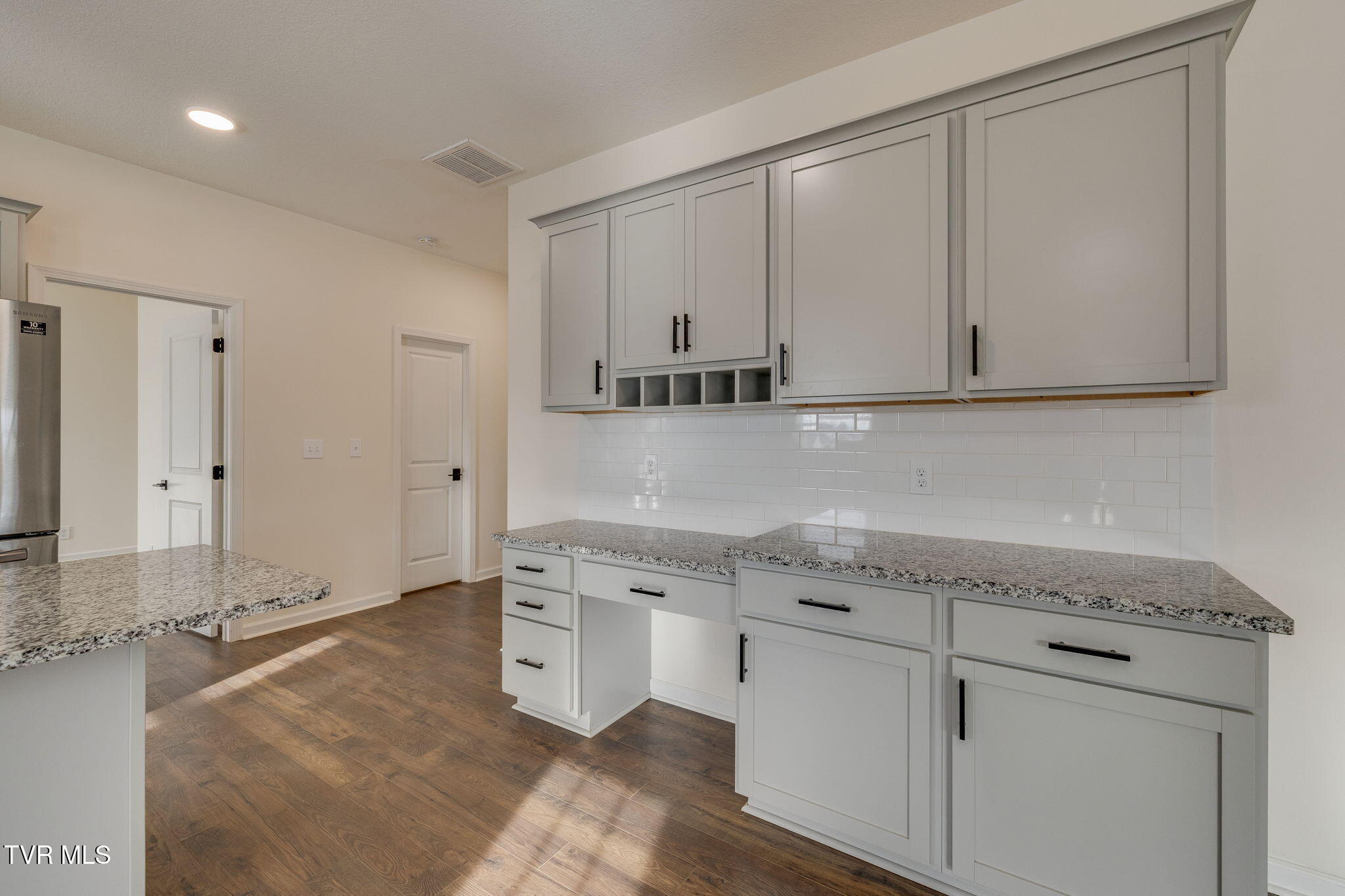 1081 Raccoon Lane