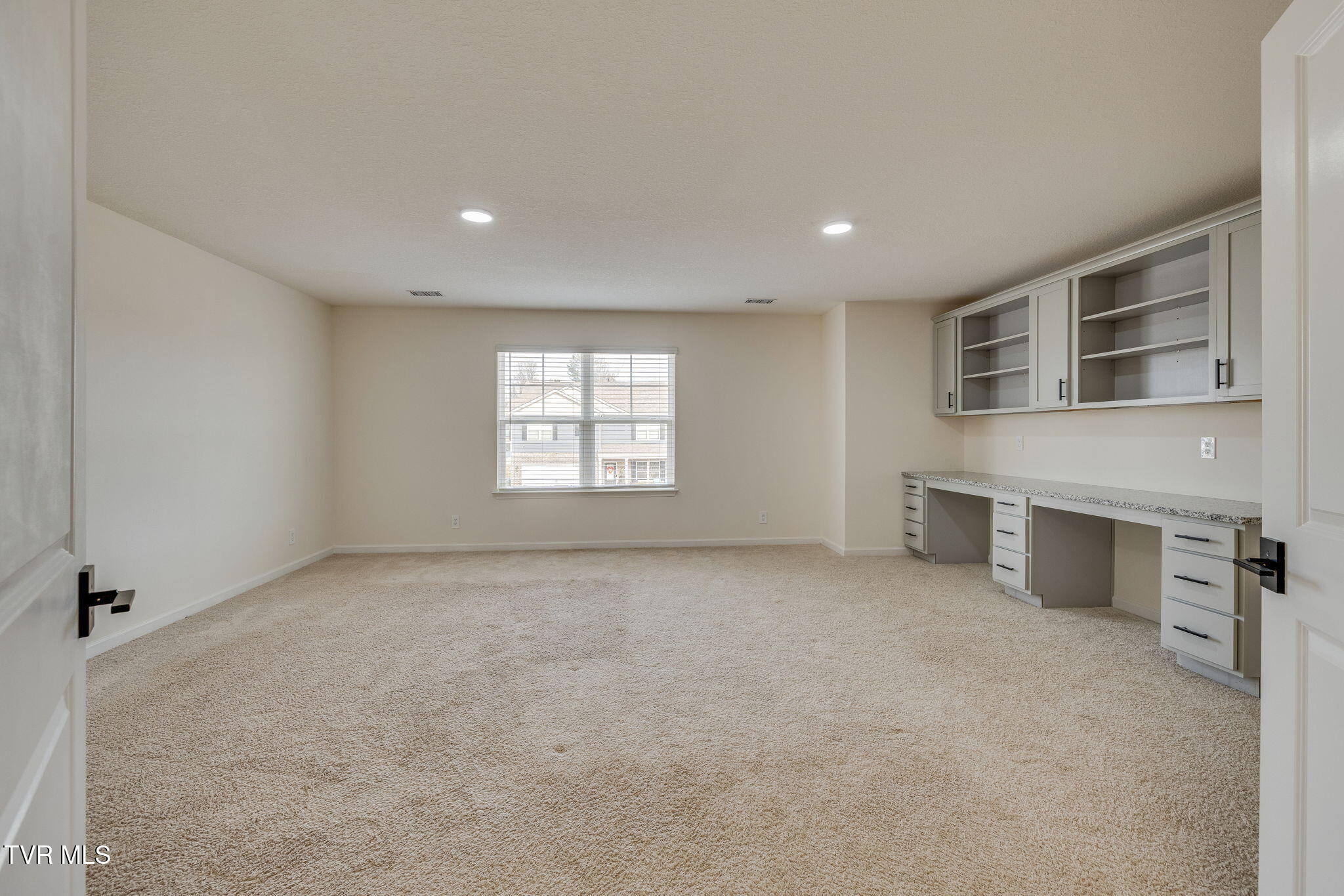 1081 Raccoon Lane