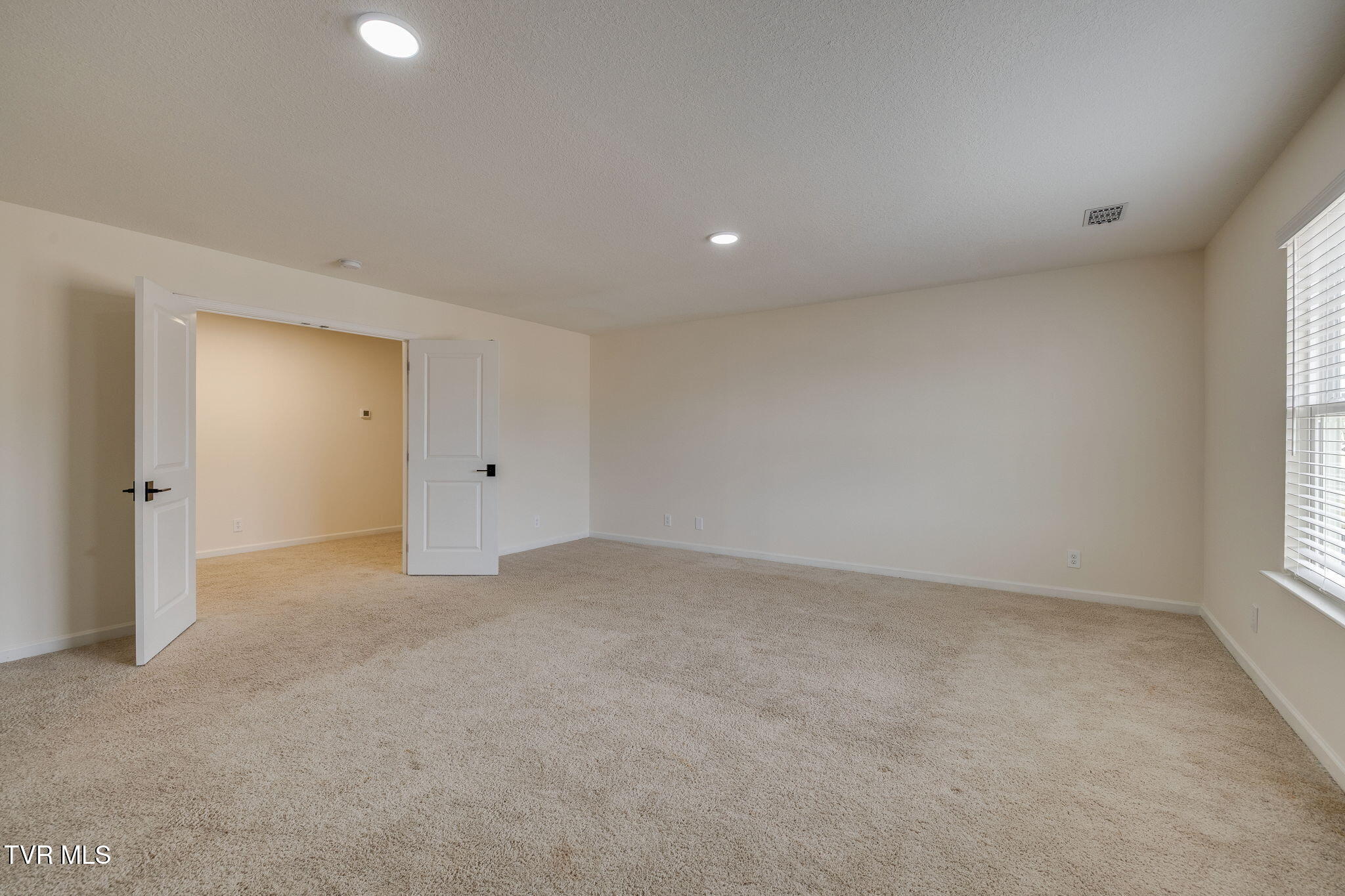 1081 Raccoon Lane