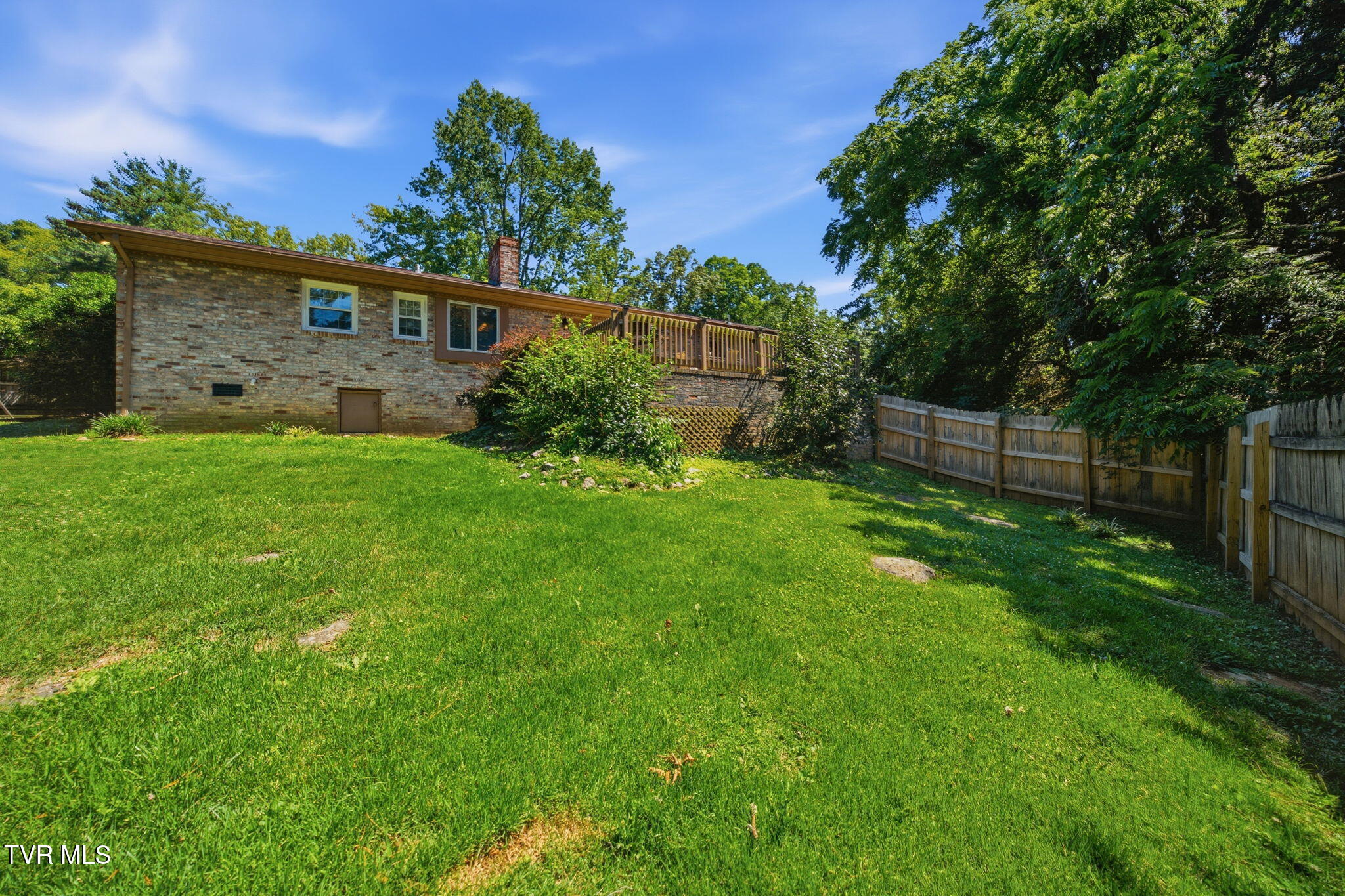 700 Rambling Road