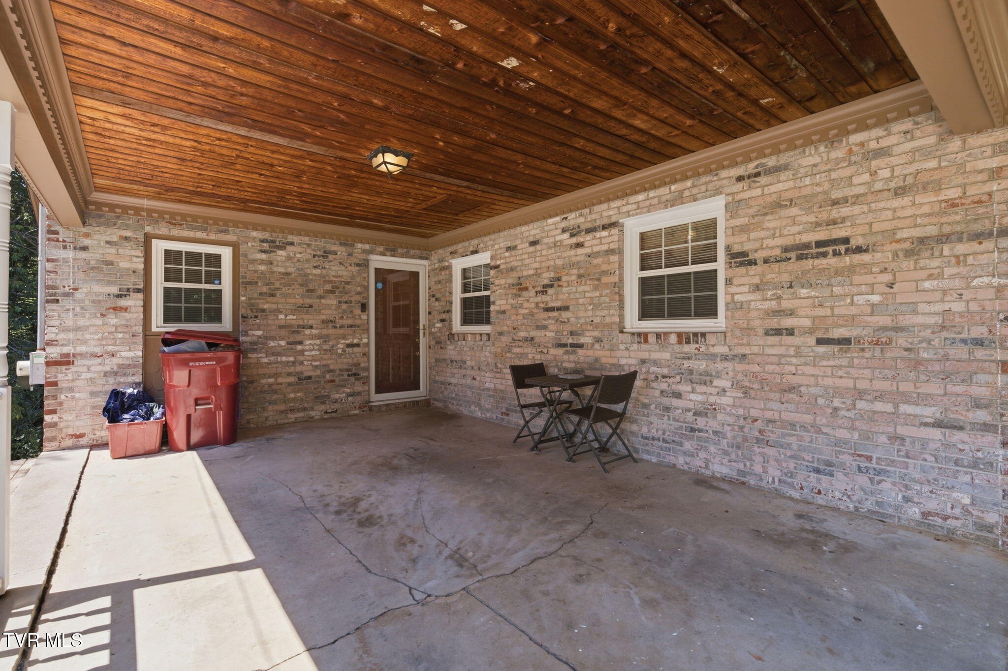700 Rambling Road